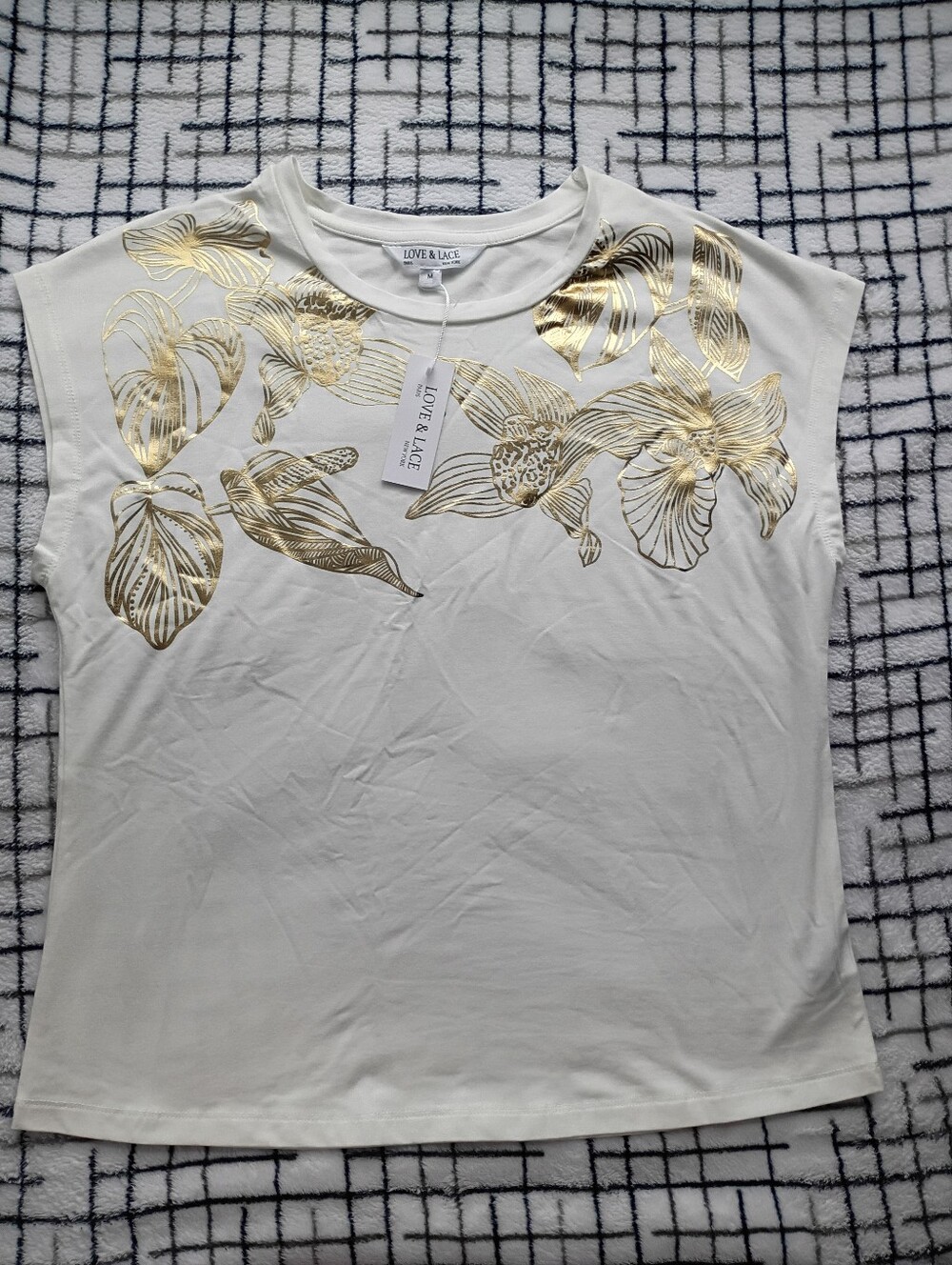 Love & Lace Size Medium White Top with Gold Floral Foil NEW WITH TAGS -1 SPOT